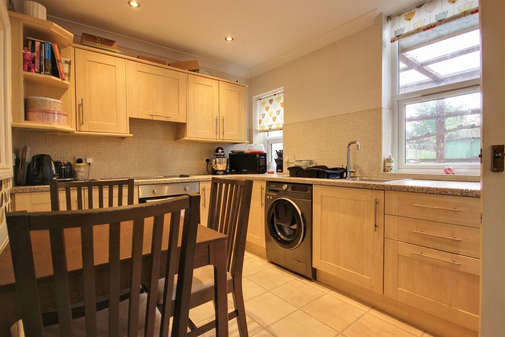 Property photo 3 of 13 Img_4372-Img_4374_Lzn.Jpg