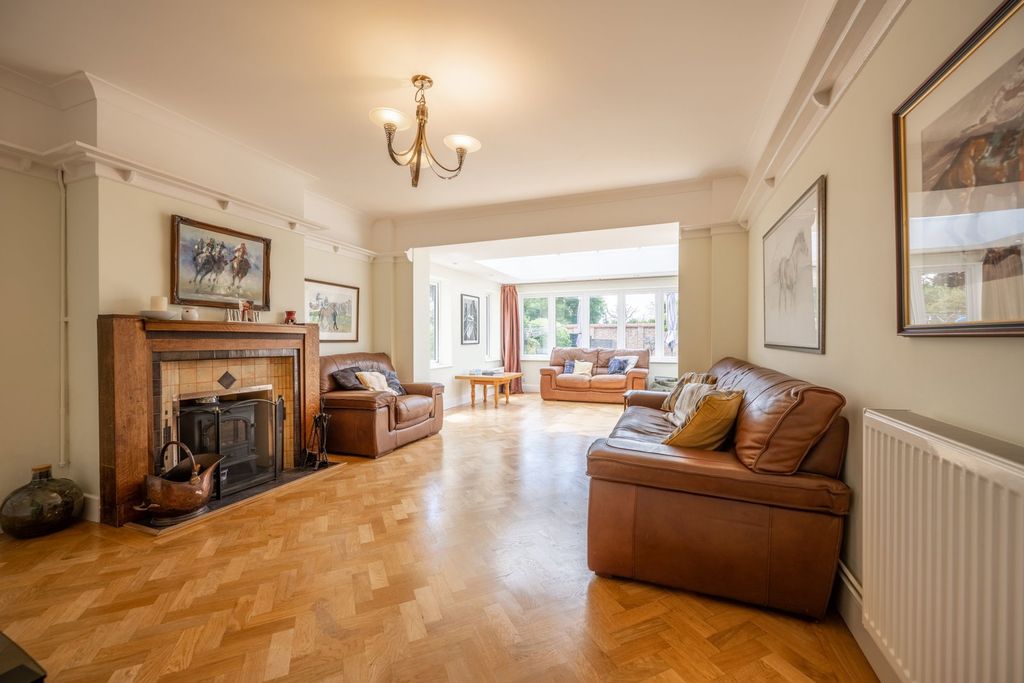 Property photo 3 of 32