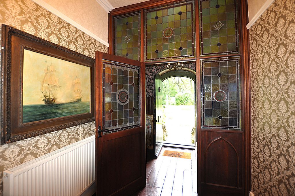 Property photo 3 of 46