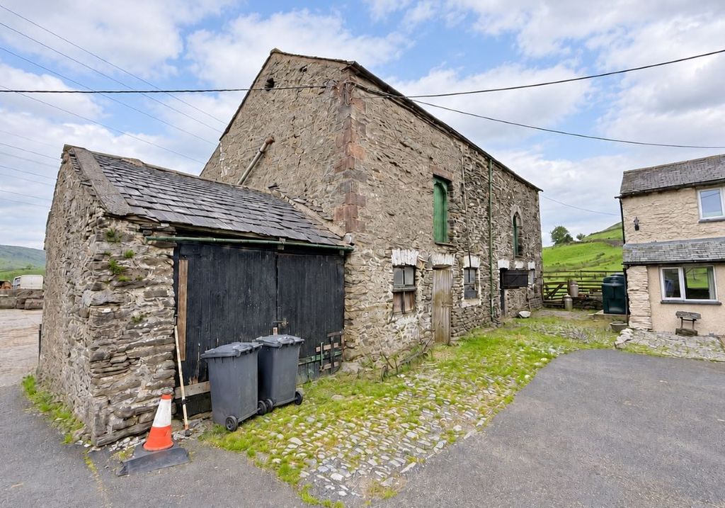 Property photo 1 of 3