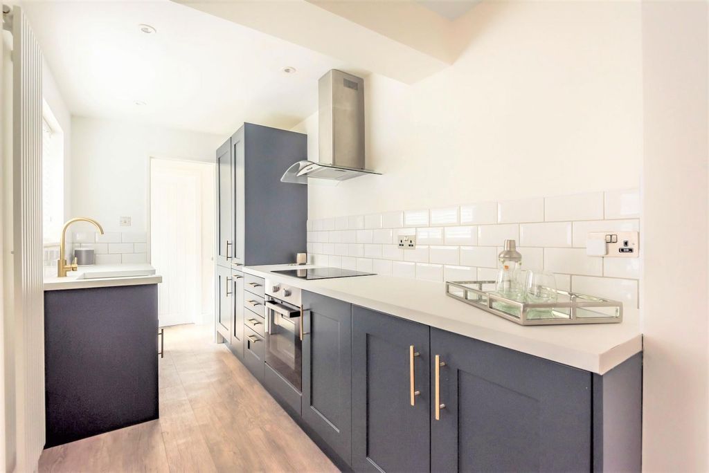 Property photo 2 of 8 2