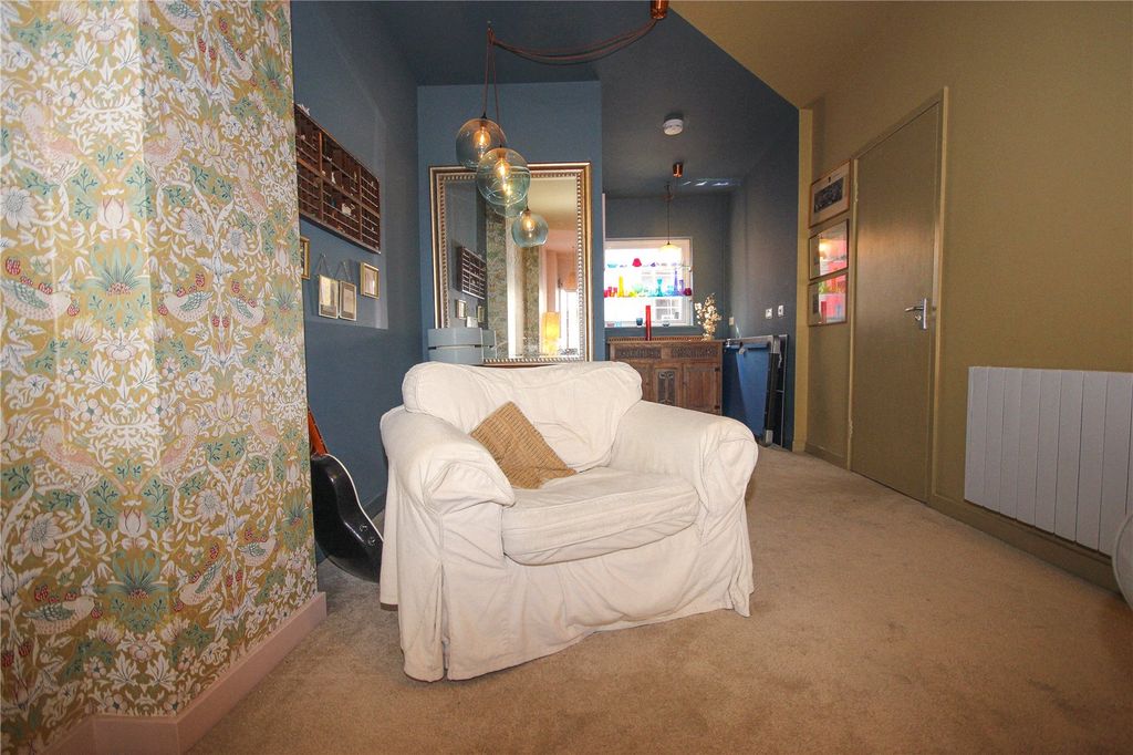 Property photo 3 of 11 Picture No. 22