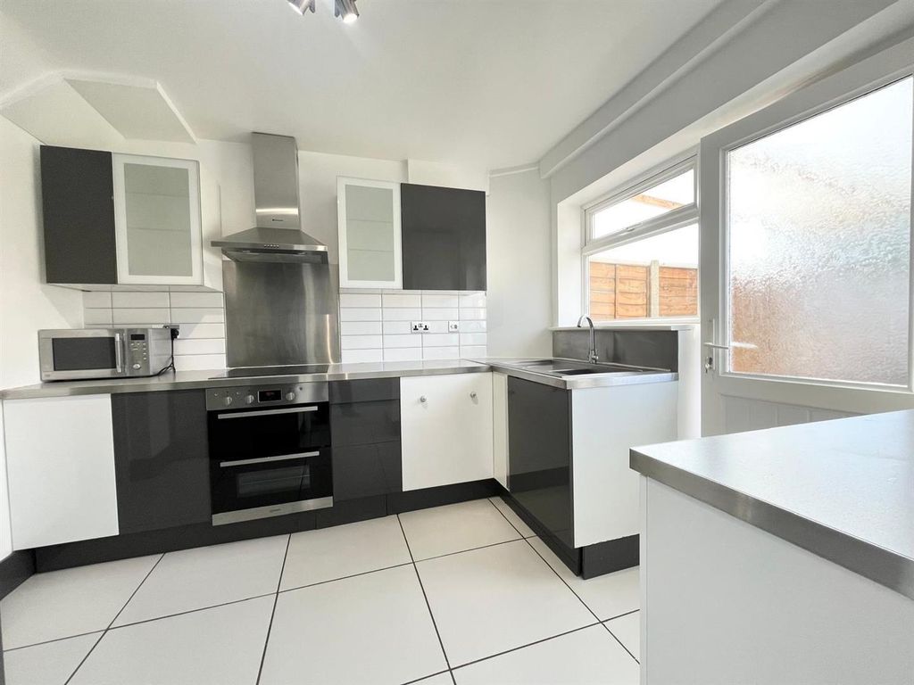 Property photo 3 of 15 7Asqhlnhhuaxeezrshpatg.Jpg