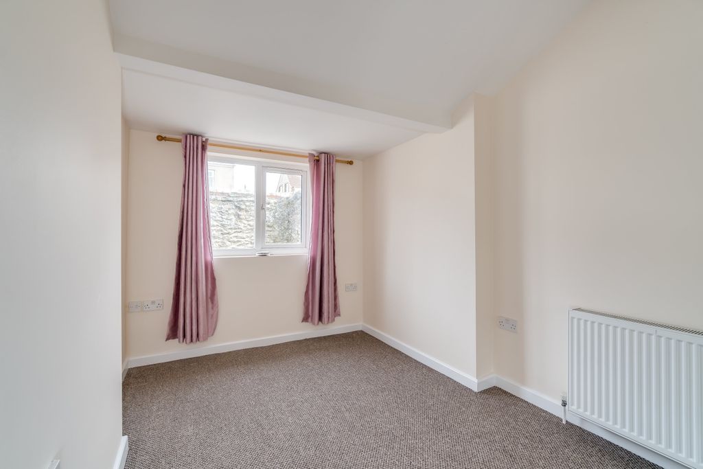 Property photo 2 of 10 0001