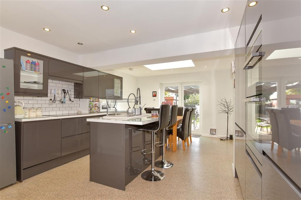 Property photo 3 of 8 Kitchen/Diner