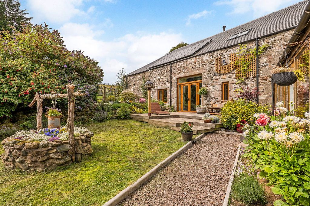 Property photo 1 of 32