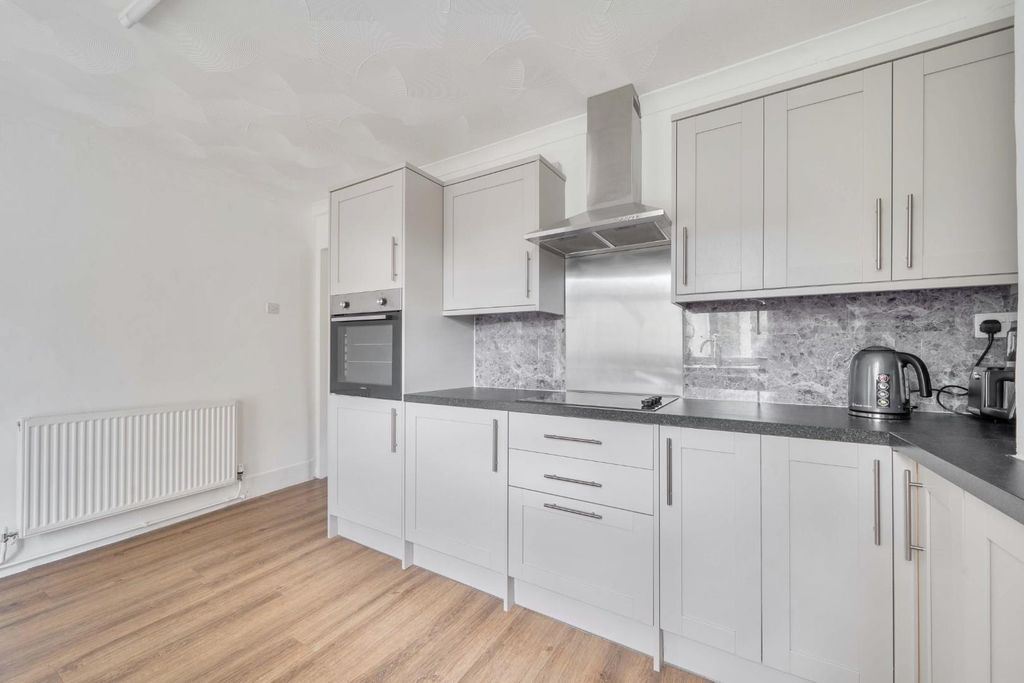 Property photo 3 of 17 1447625-9-69E683ba199Fd.Jpg