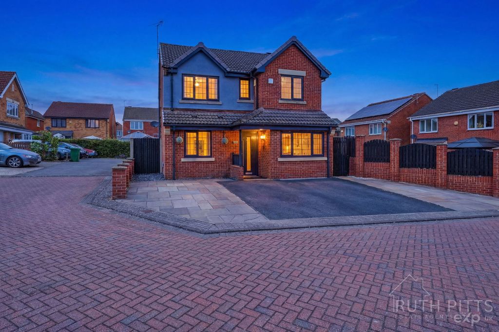 Property photo 2 of 37