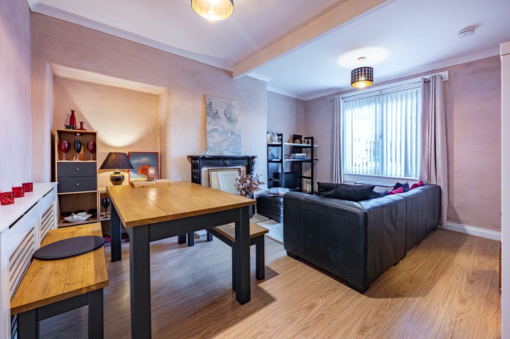 Property photo 3 of 28