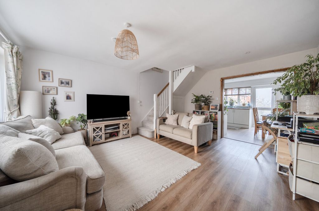 Property photo 2 of 16 1416158-9-69A9c58...