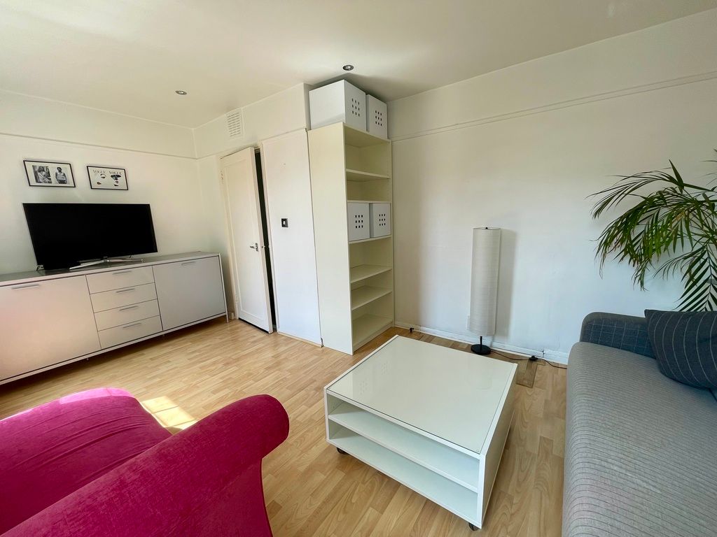 Property photo 2 of 12