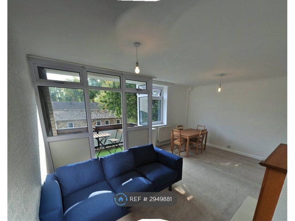 Property photo 1 of 5 Living Room