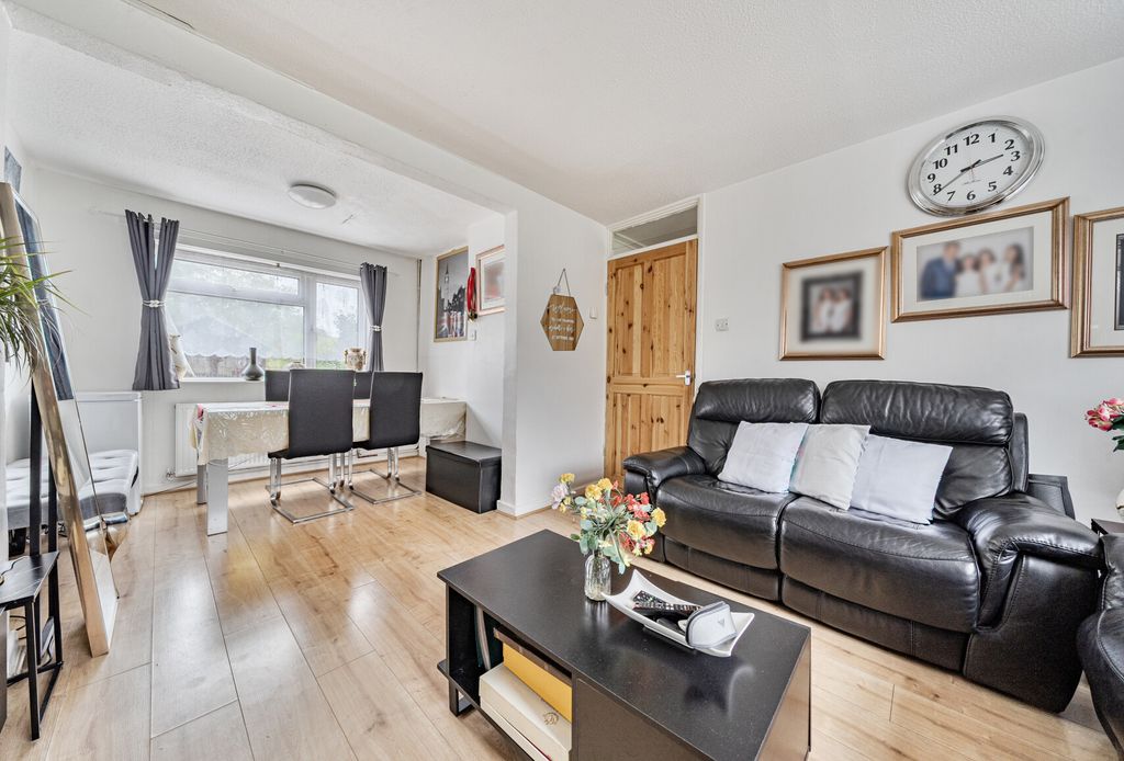 Property photo 1 of 14 Sitting Room