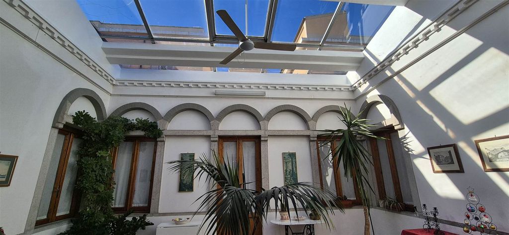 Property photo 1 of 30