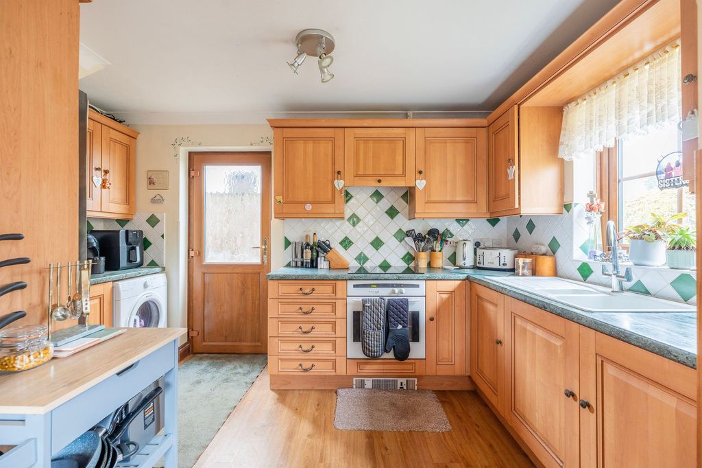 Property photo 3 of 18