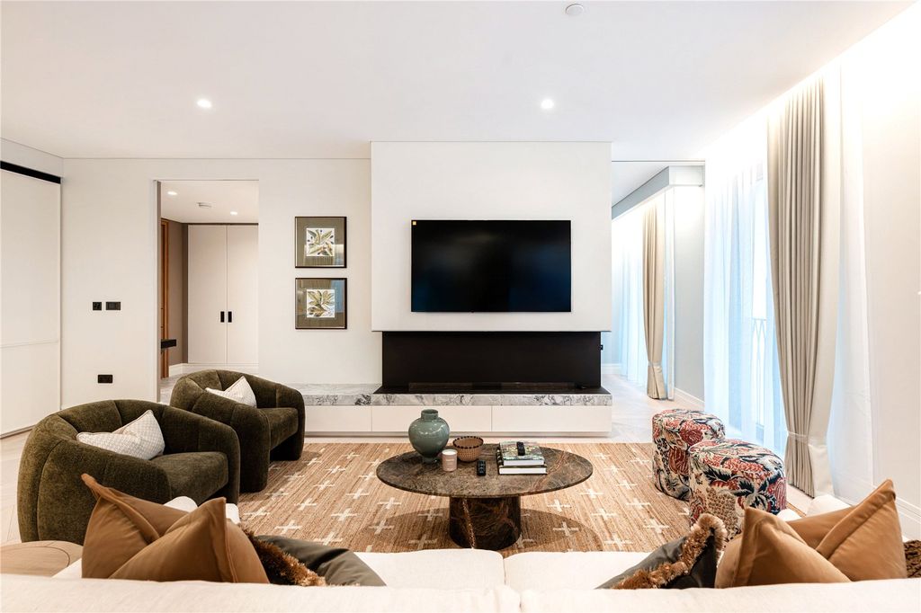 Property photo 3 of 17 Picture 3