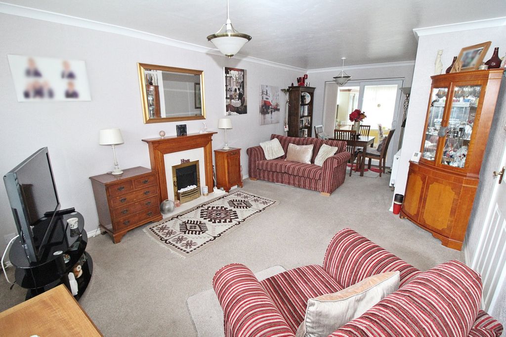 Property photo 2 of 13 4803211