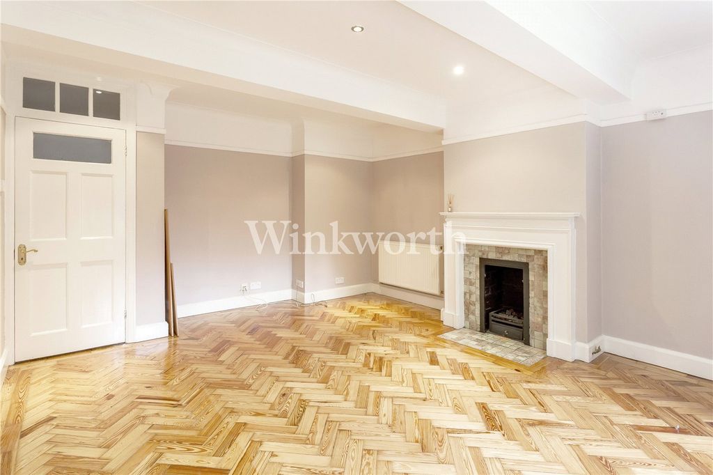 Property photo 3 of 18 Picture No. 21