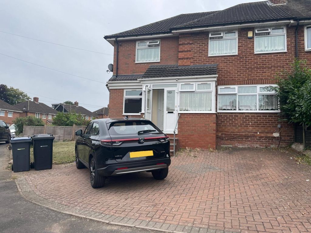 Property photo 1 of 25 Spacious 5-Bedroom Extended Semi-Detached House For Sale B13