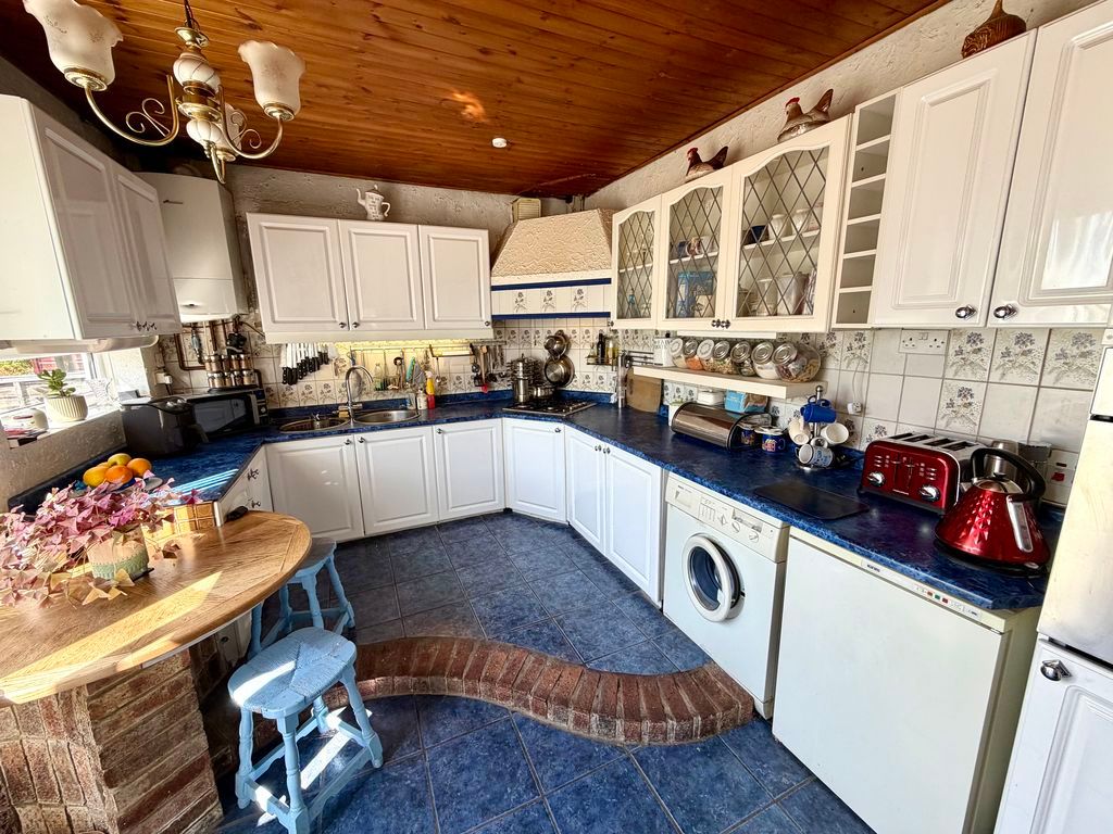 Property photo 2 of 25 Photo 17