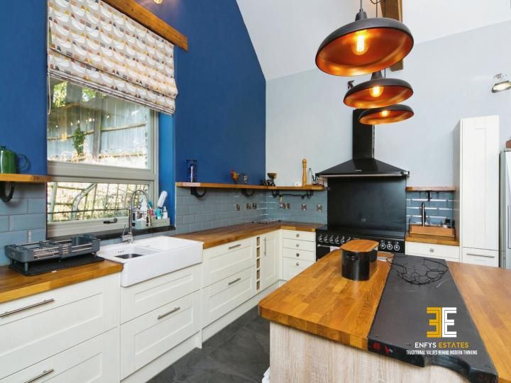 Property photo 3 of 41