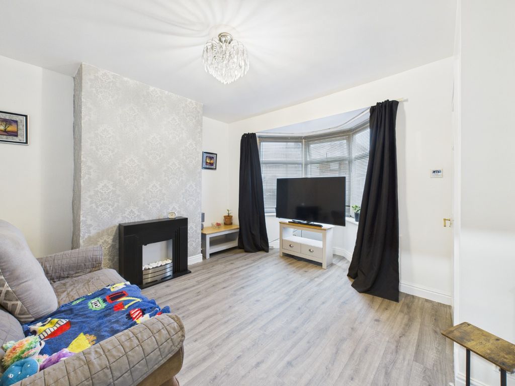 Property photo 2 of 7 4452946