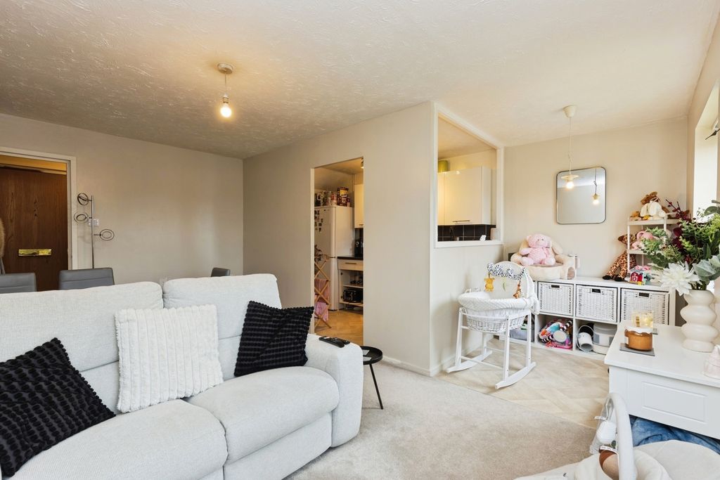 Property photo 2 of 9 Pbox-Img.Jpg