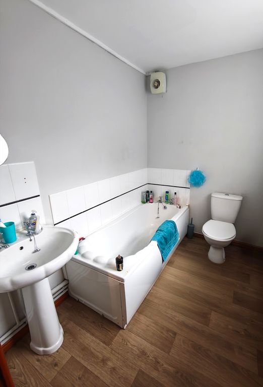 Property photo 3 of 3