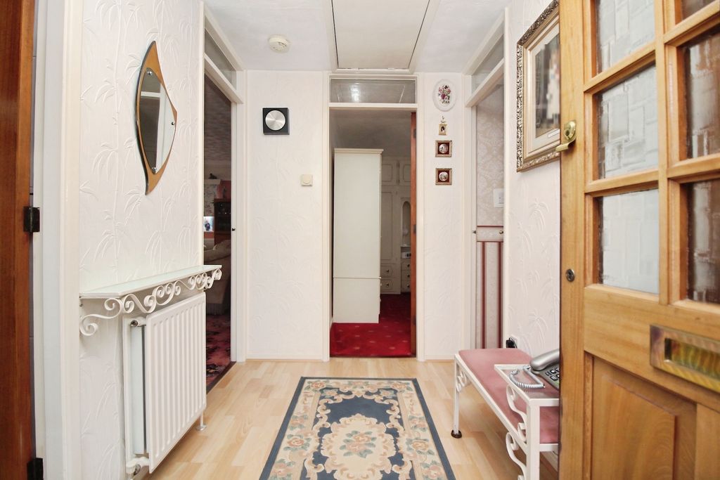 Property photo 3 of 21