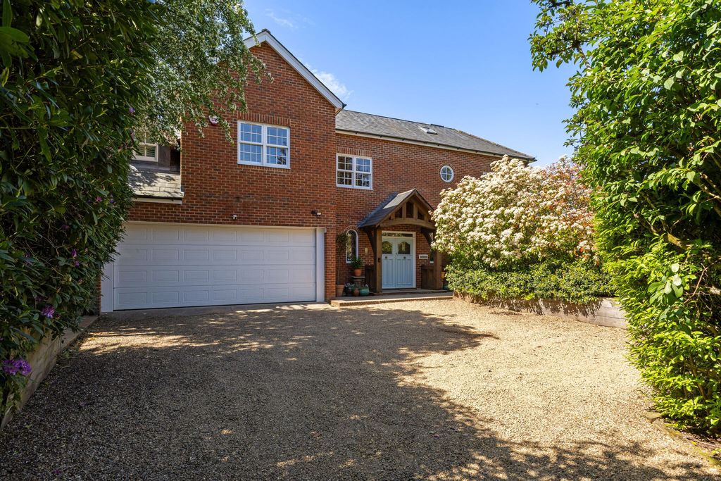 Property photo 1 of 27