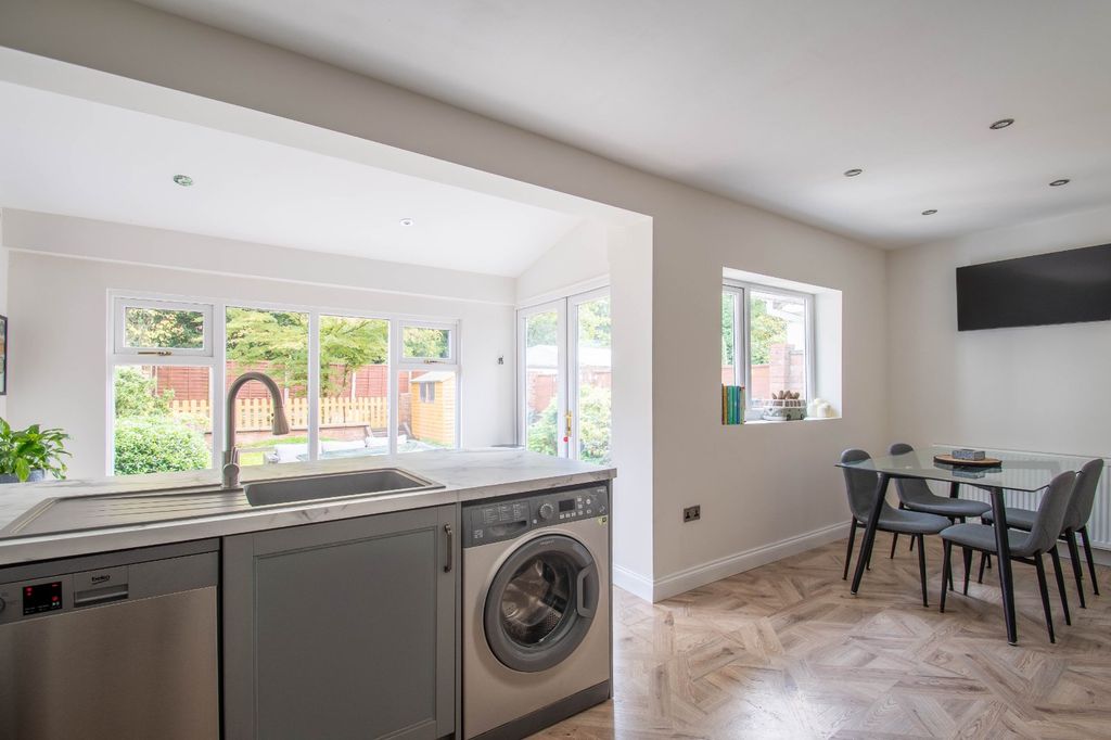 Property photo 3 of 22 Picture No. 12