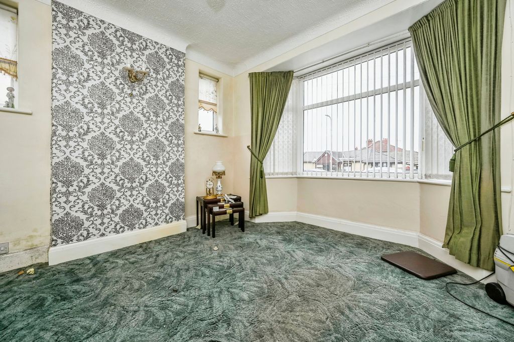 Property photo 2 of 17 Front Reception Room