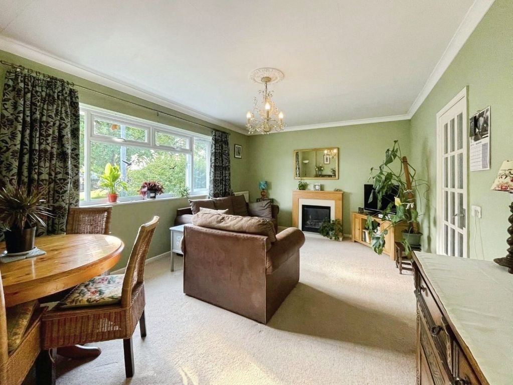 Property photo 2 of 18 Pbox-Living_Room-343314.Jpg