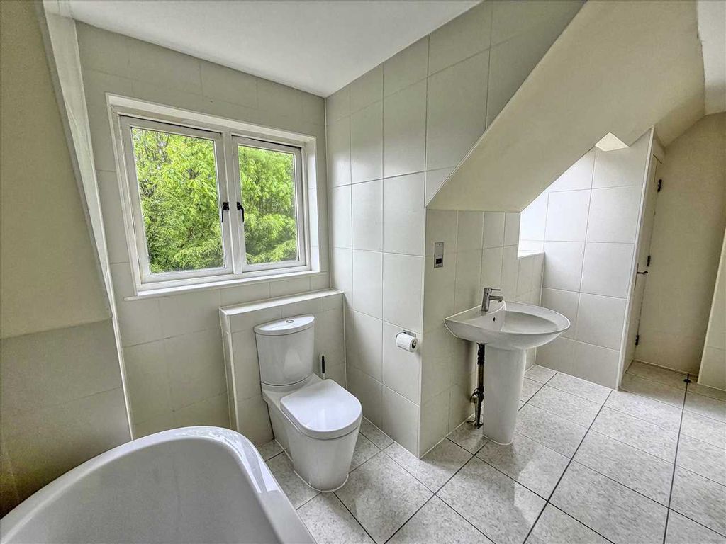 Additional image 13 of 2 bed flat for saleTrafalger House, Fourth Avenue, Frinton On Sea CO13