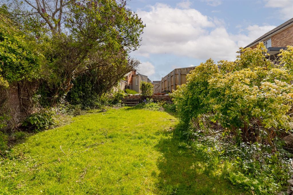 Property photo 3 of 25