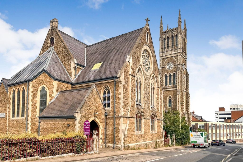 Property photo 1 of 9