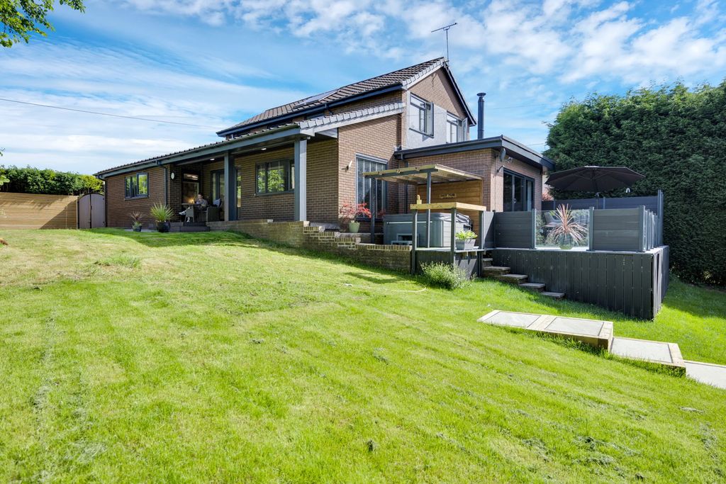 Property photo 1 of 42