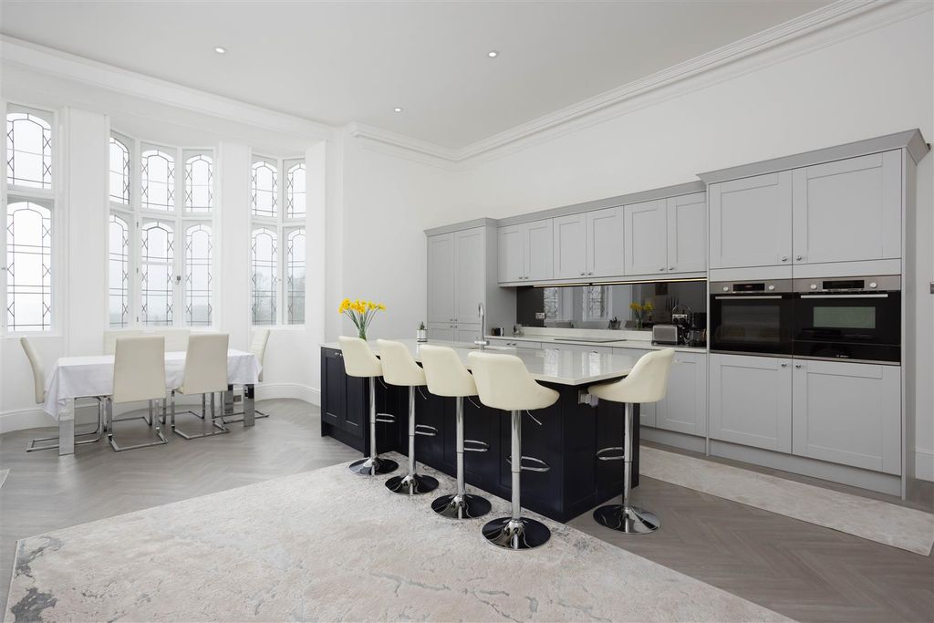 Property photo 2 of 17 00007.Jpg