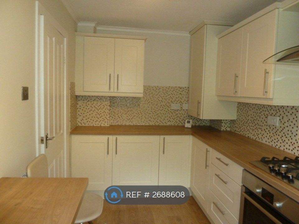 Property photo 3 of 13 Kitchen