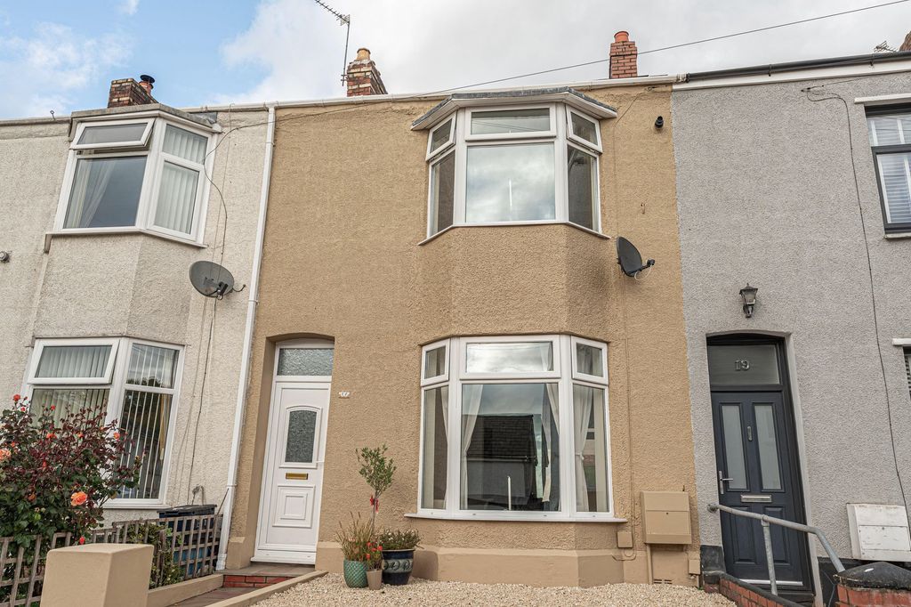 Property photo 1 of 32