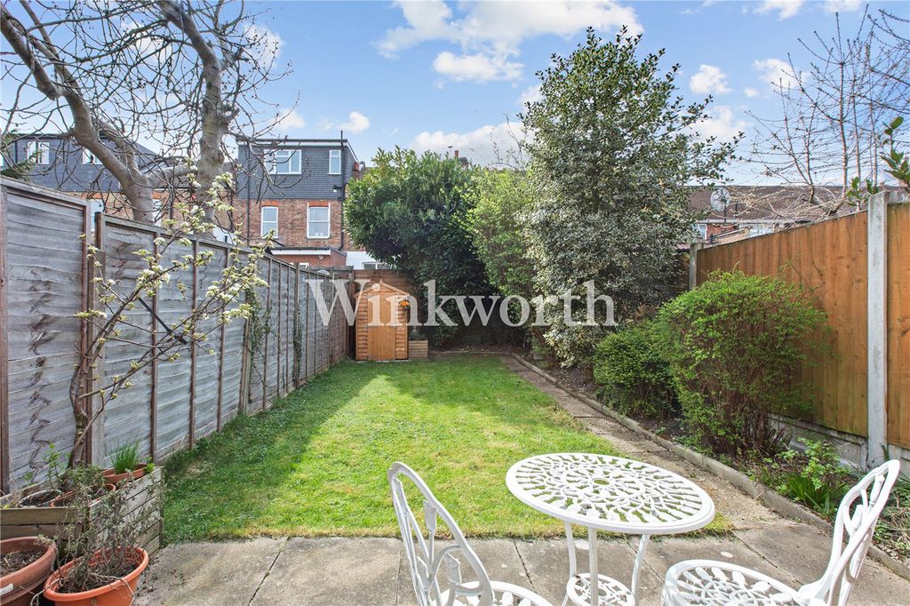 Property photo 3 of 18 Picture No. 06