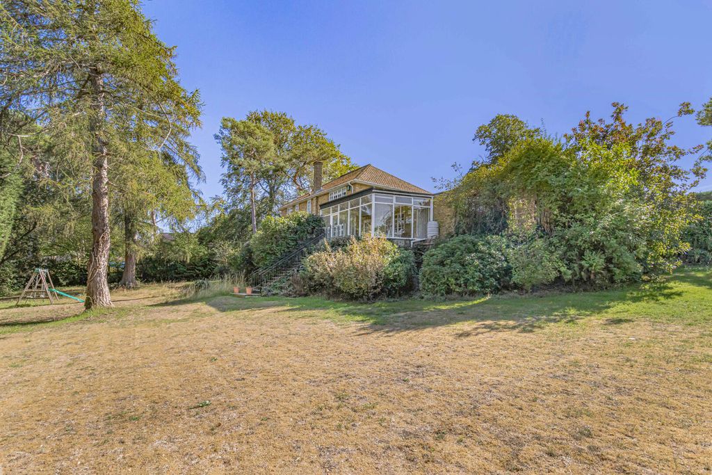 Property photo 2 of 40 13_92127-1.Jpg