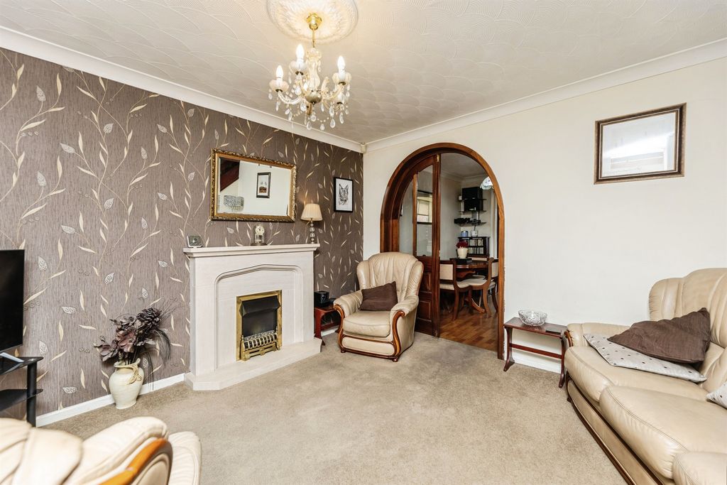 Property photo 2 of 23