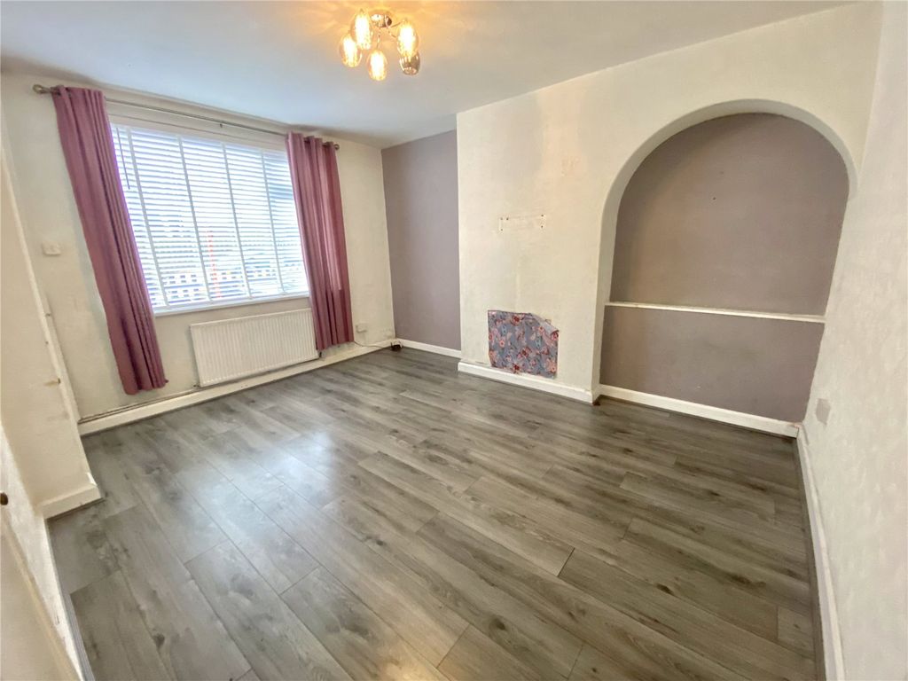 Property photo 2 of 12 Picture No. 04