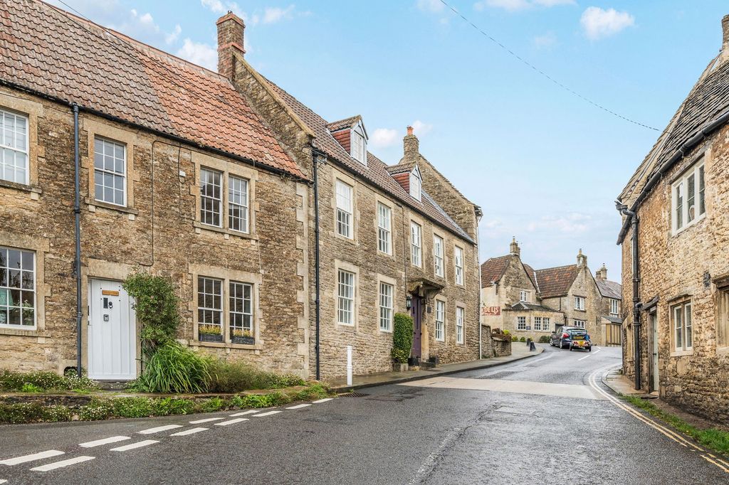 Property photo 1 of 21