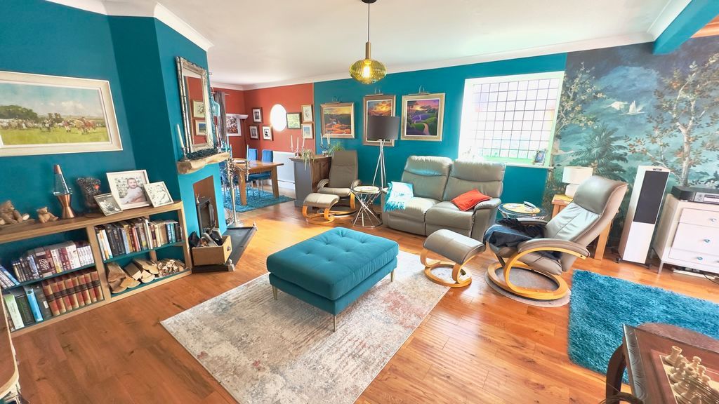 Property photo 2 of 25 Lounge/Dining Room