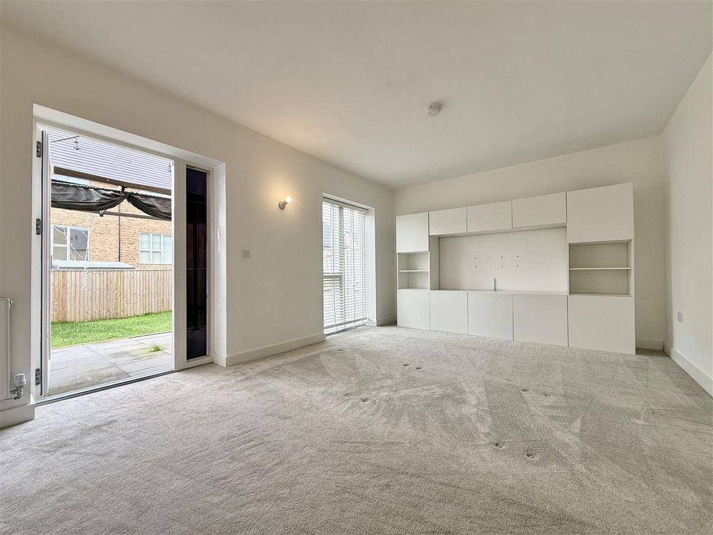 Property photo 3 of 23