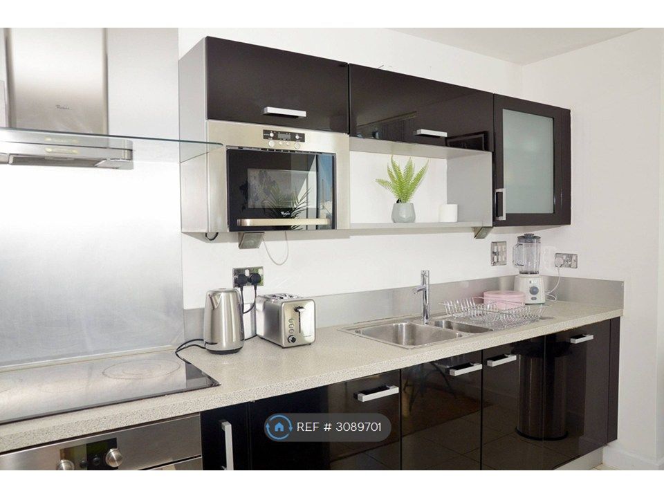 Property photo 3 of 16 Kitchen