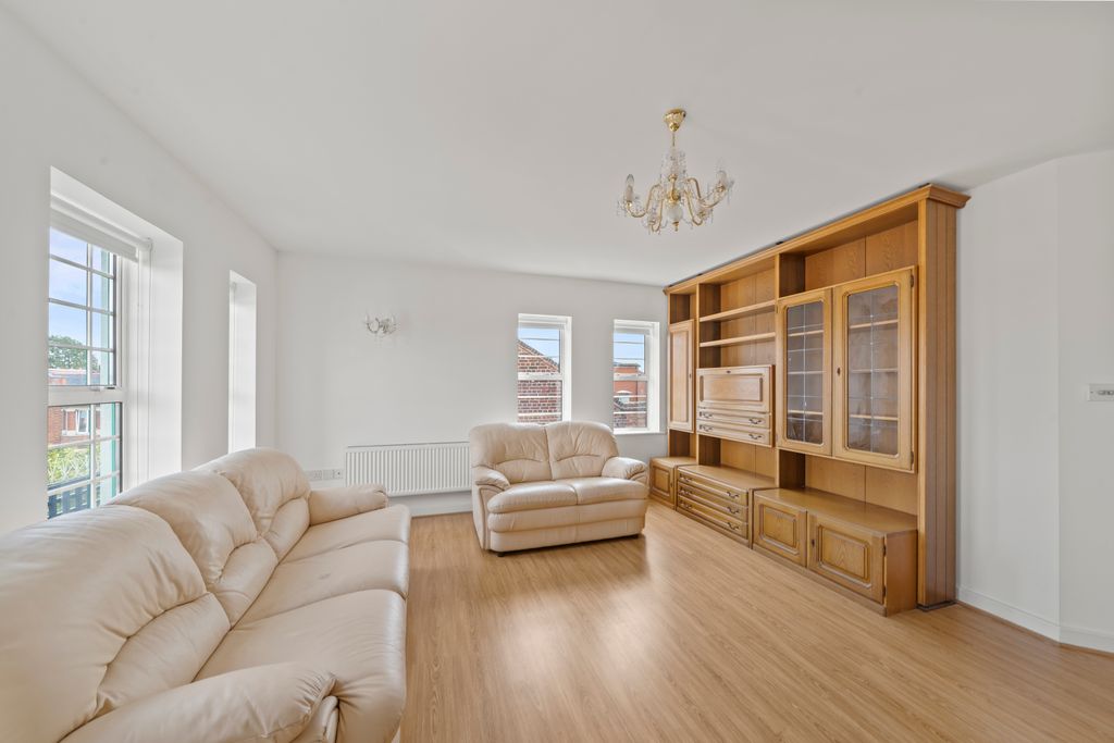 Property photo 2 of 20
