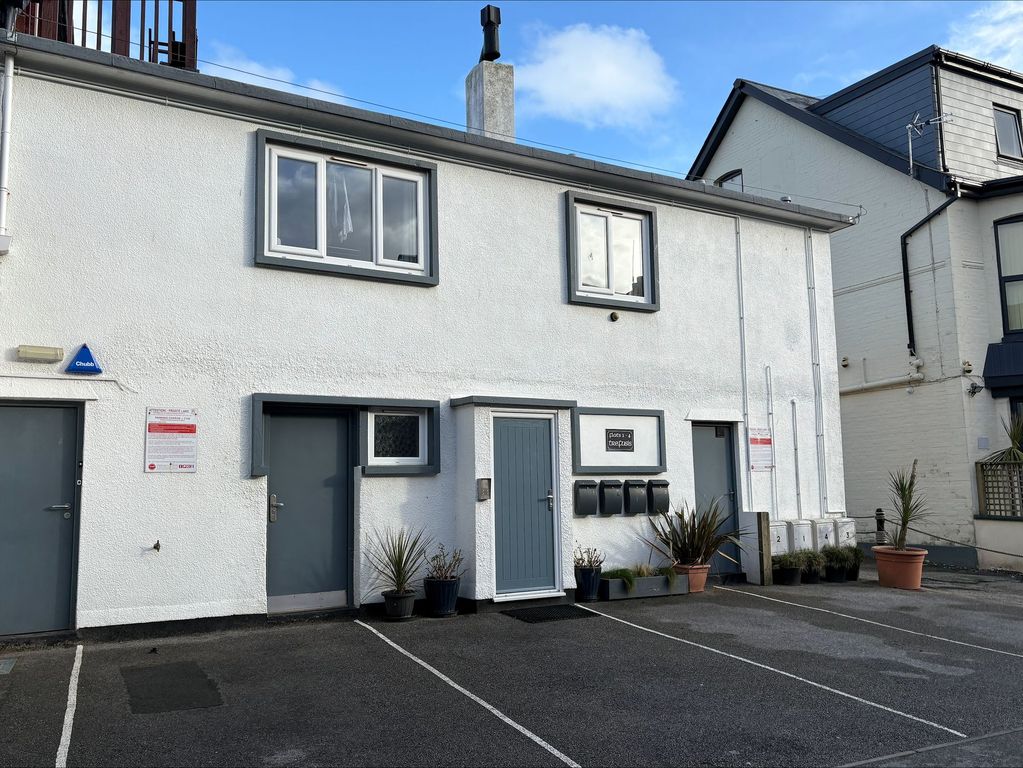 Property photo 1 of 13 External